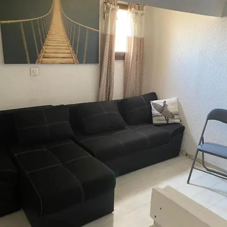 Charmante Maisonnette Proche アグド